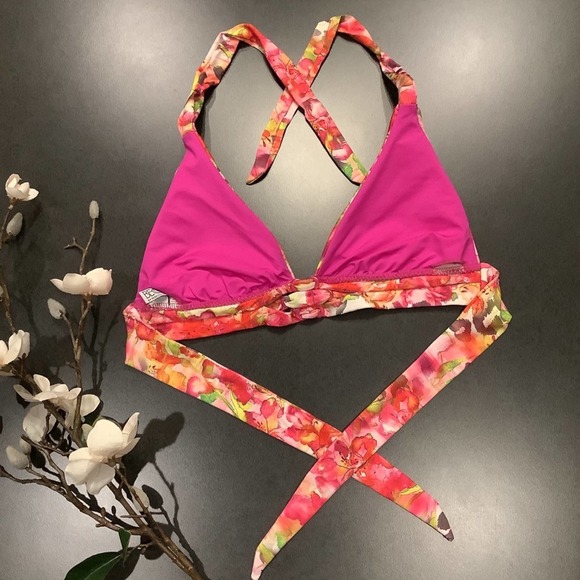 BECCA by Rebecca Virtue Floral Halter Bikini Top Pink Basket Weave Resin Center - Picture 6 of 11